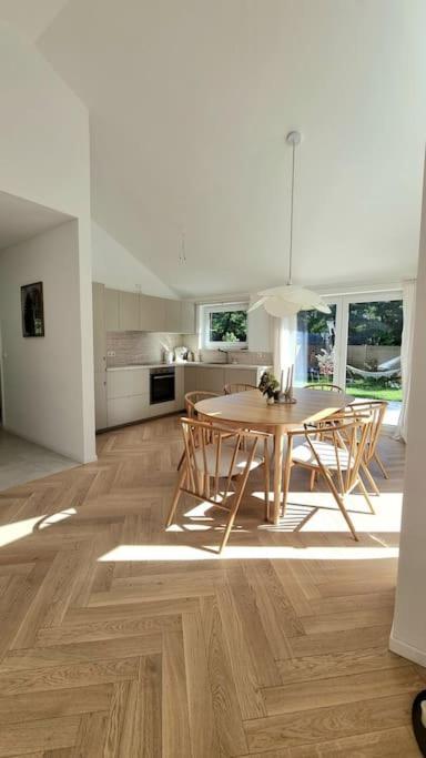 Haus Am Waldrand Und In Seenaehe Ленин Экстерьер фото