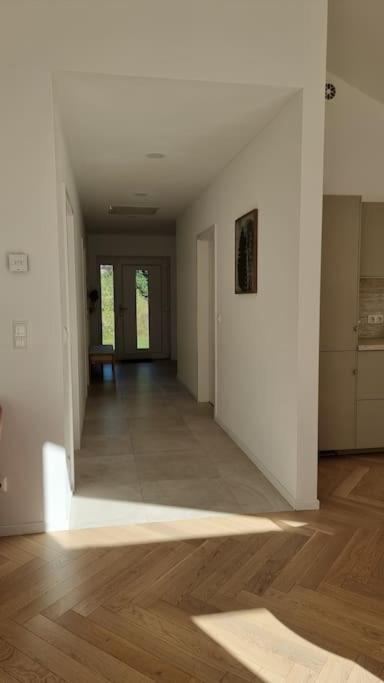 Haus Am Waldrand Und In Seenaehe Ленин Экстерьер фото